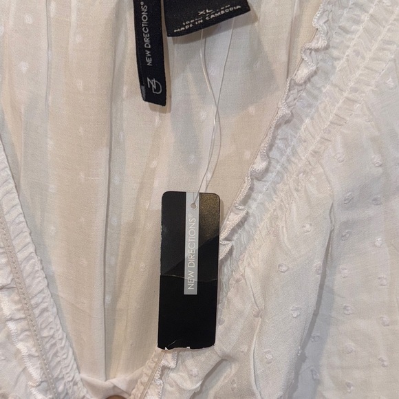 New Directions White Blouse with Blue Embroidery - Picture 2 of 6